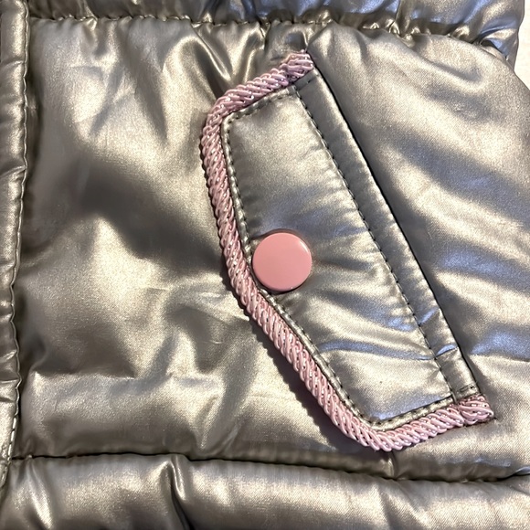 Little Lass silver metallic hooded puffer vest 18M - Picture 2 of 8